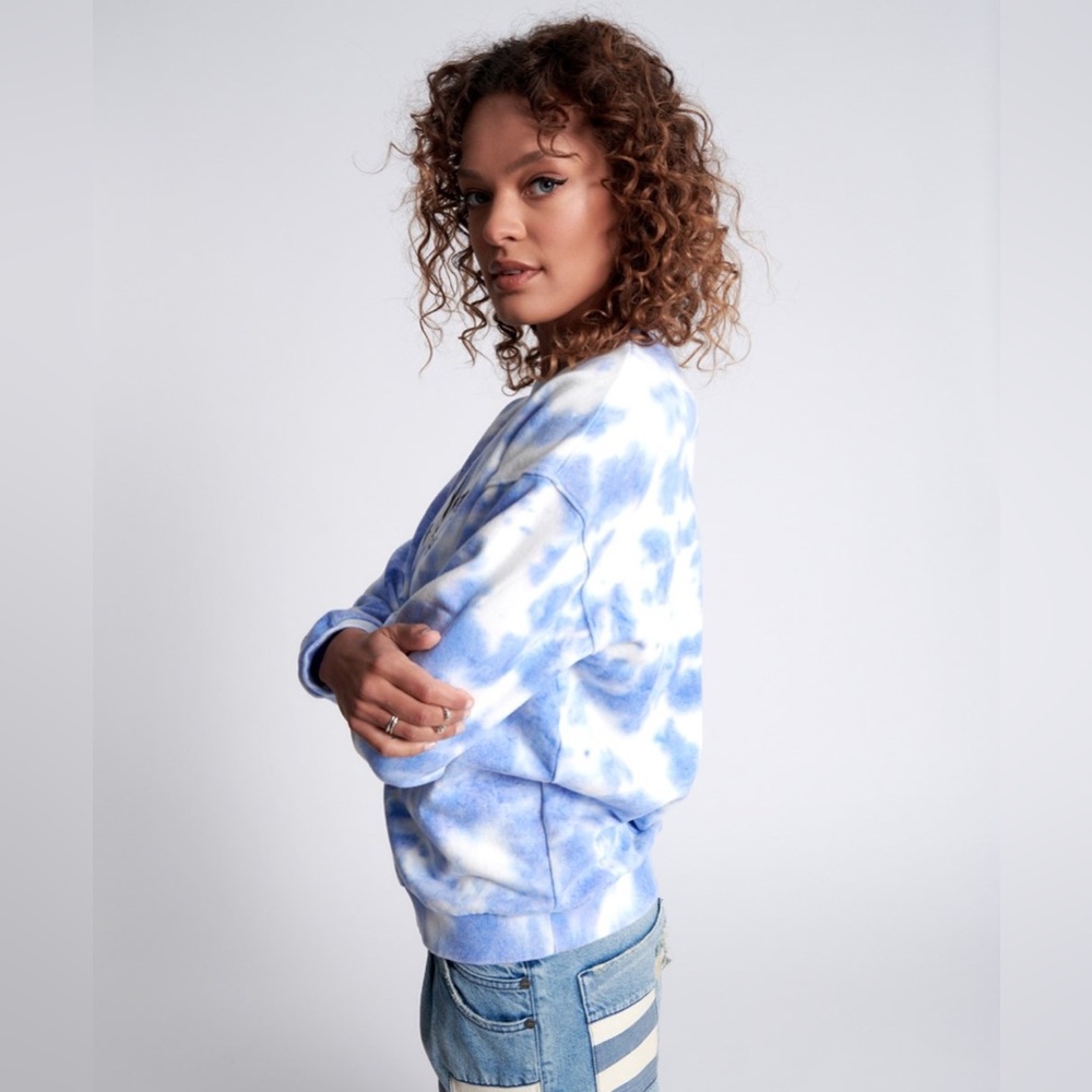 Time & Tru Tie Dye Crewneck Sweatshirt
